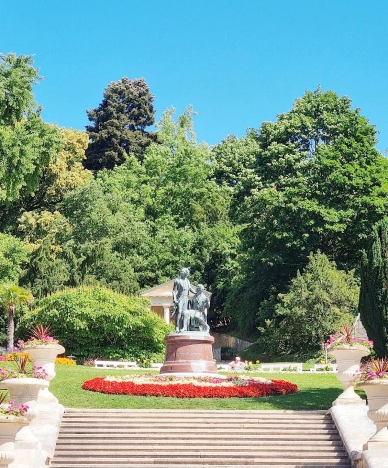 Landhaus Am Kurpark Lägenhet Baden Exteriör bild